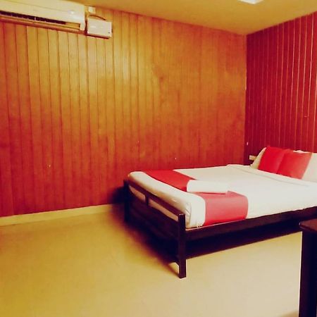 Hotel Tri-Star Residency Kochi Extérieur photo