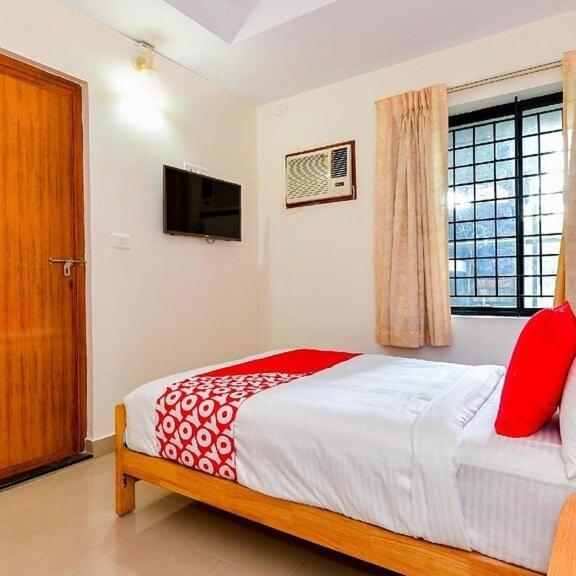 Hotel Tri-Star Residency Kochi Extérieur photo