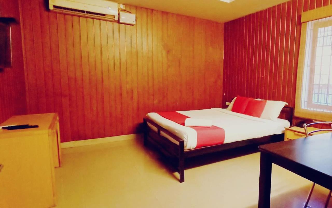 Hotel Tri-Star Residency Kochi Extérieur photo