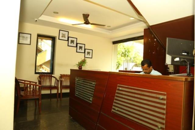 Hotel Tri-Star Residency Kochi Extérieur photo