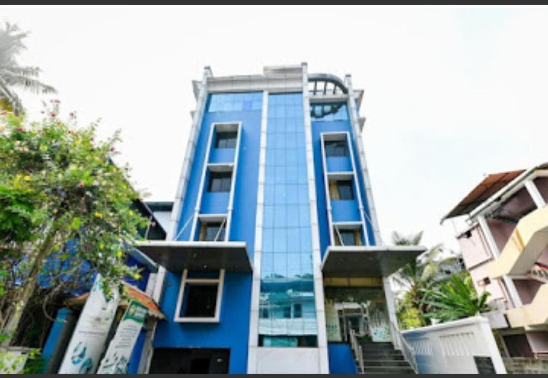 Hotel Tri-Star Residency Kochi Extérieur photo