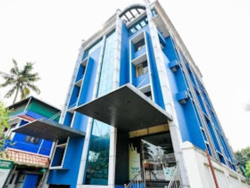Hotel Tri-Star Residency Kochi Extérieur photo