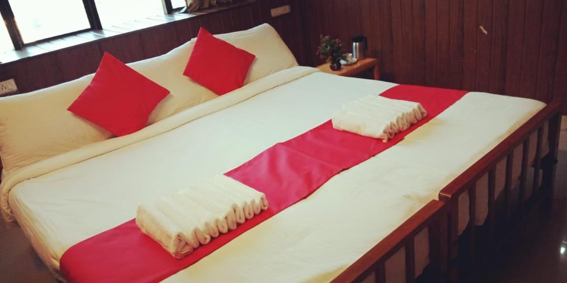 Hotel Tri-Star Residency Kochi Extérieur photo